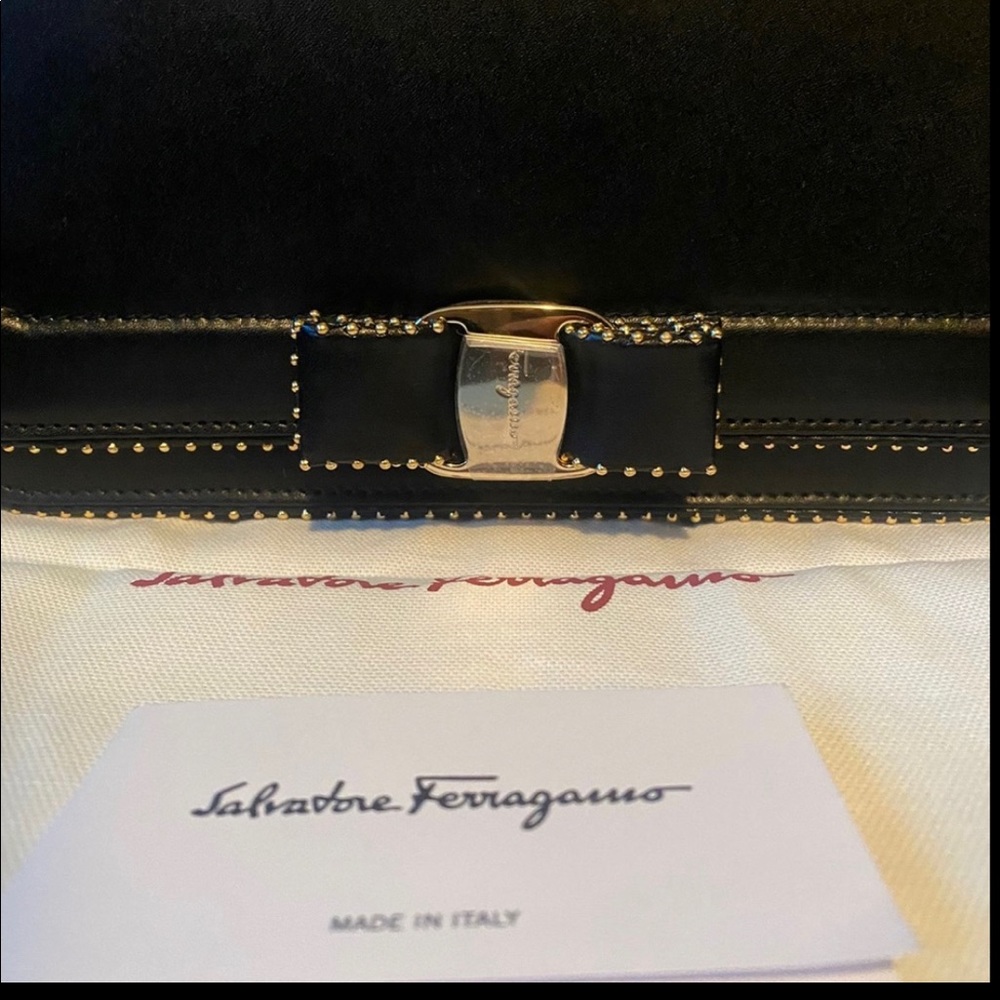 Salvatore Ferragamo VARA bow shoulder handbag NEW WITH BOX - Picture 3 of 8